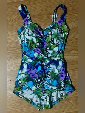 Maxine of Hollywood full coverage bathing suit ladies 12 tall